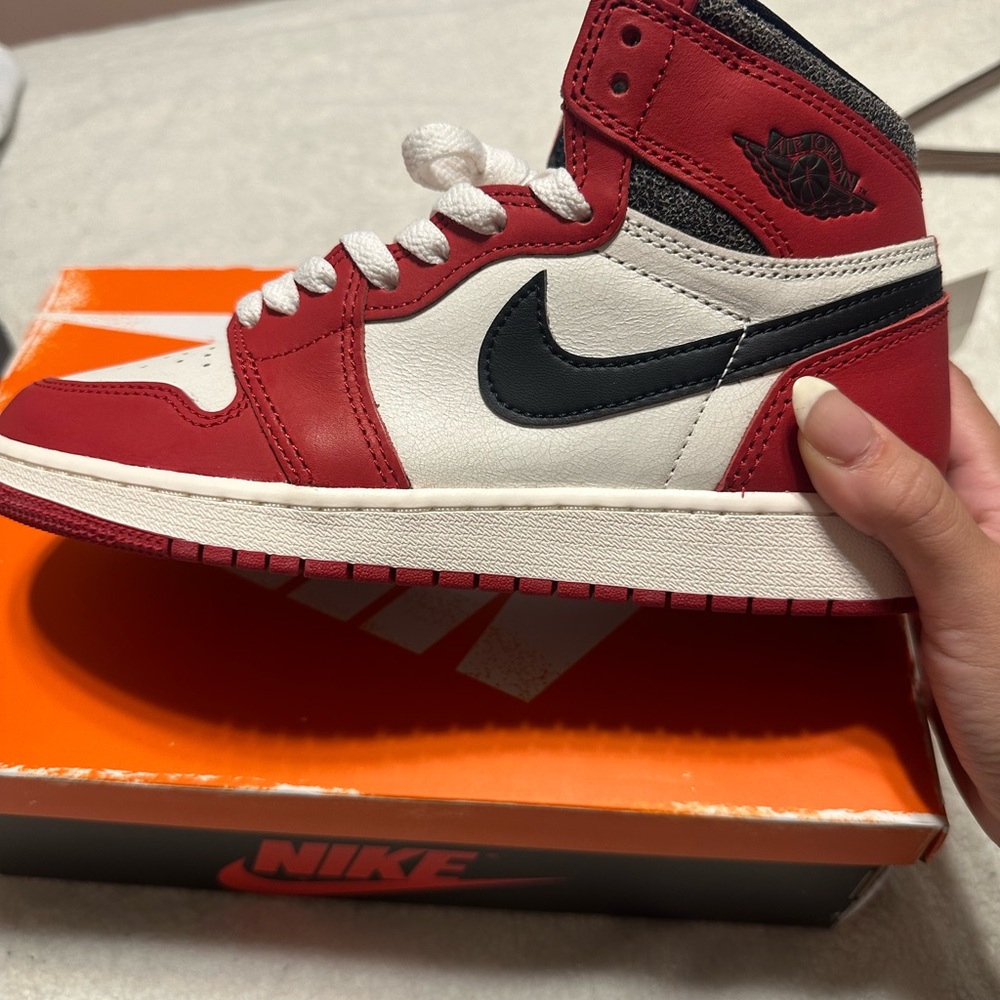 Jordan 1 Retro High OG
Chicago Lost and Found